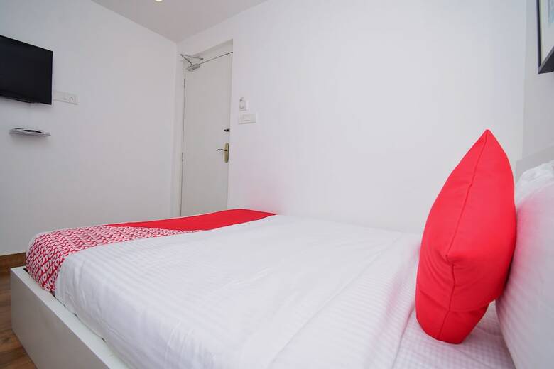 Hotel Oyo 30452 Transit Express Science City