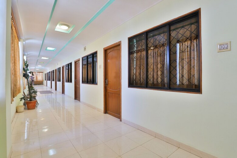 Oyo 28315 Hiriz Hotel