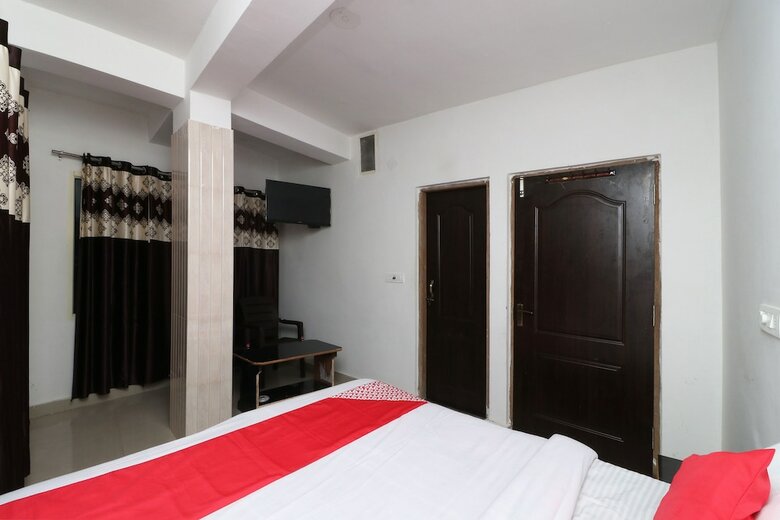 Hotel Oyo 29202 Sunny International
