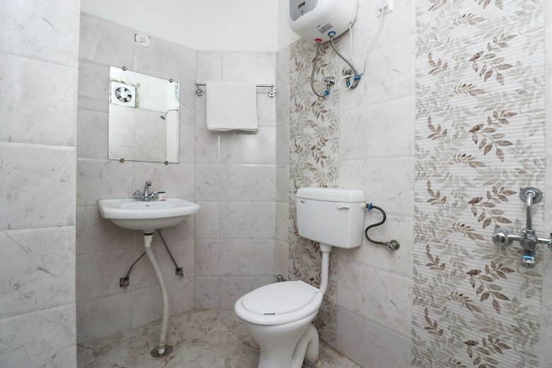 Hotel Oyo 28585 Dev Residency