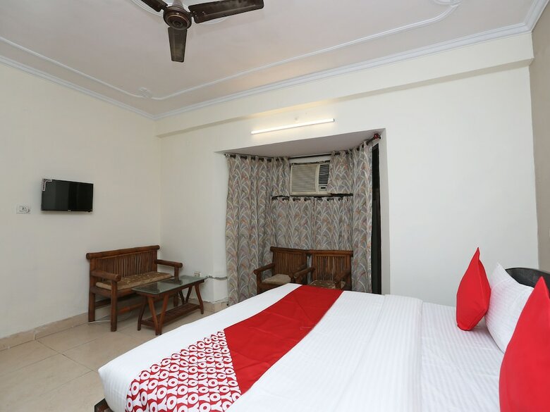 Oyo 38612 Hotel Krishna Towers