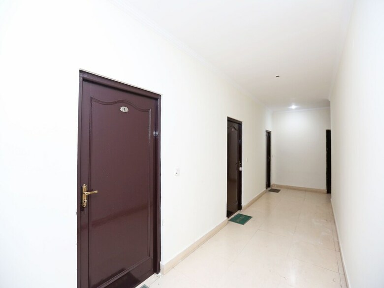 Oyo 38612 Hotel Krishna Towers