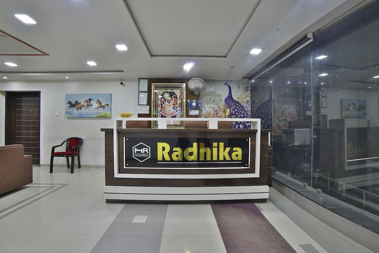 Oyo 44421 Hotel Radhika