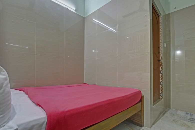 Hotel Spot On 43677 Rkp Residency