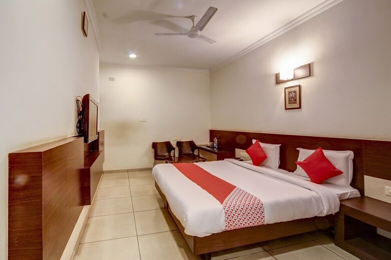 Capital O 45454 Hotel The Spring