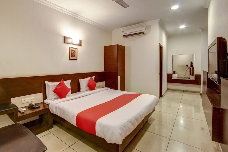 Capital O 45454 Hotel The Spring