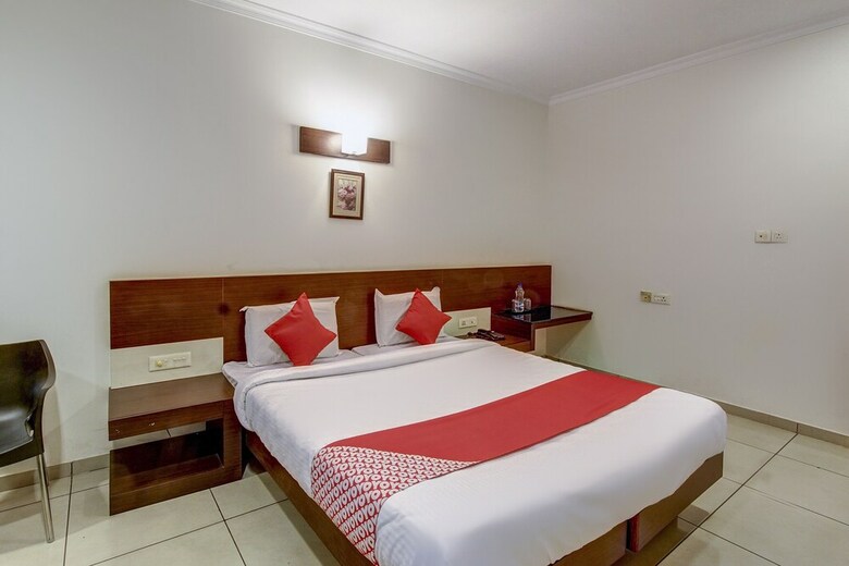 Capital O 45454 Hotel The Spring