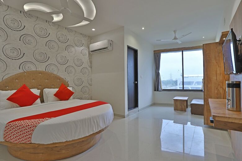 Oyo 41875 Hotel Hill City
