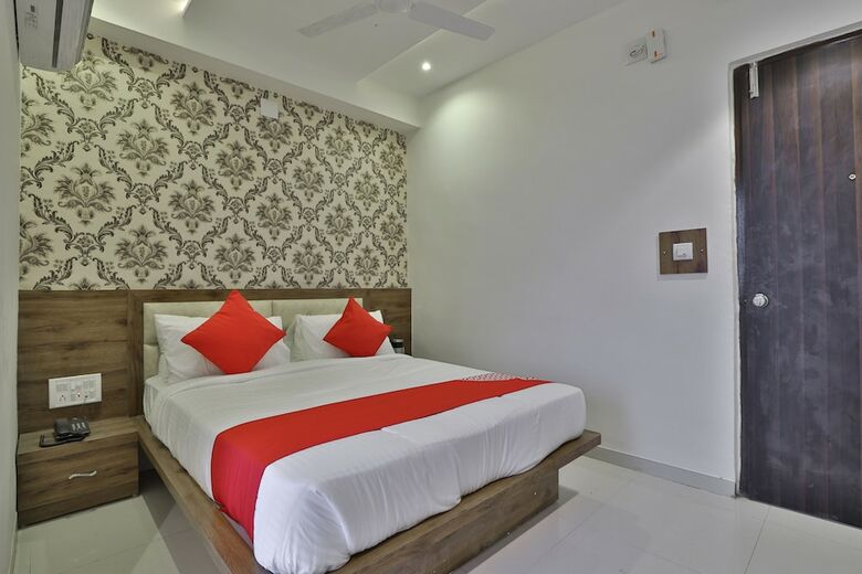 Oyo 41875 Hotel Hill City
