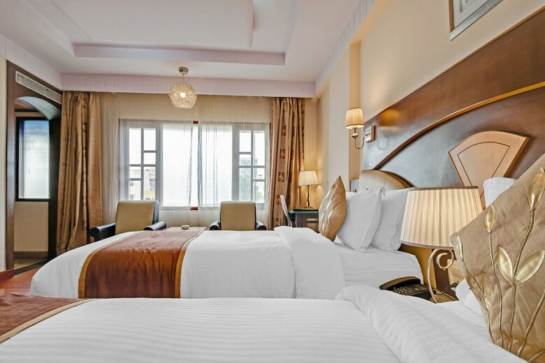 Hotel Palette - Golden Metro