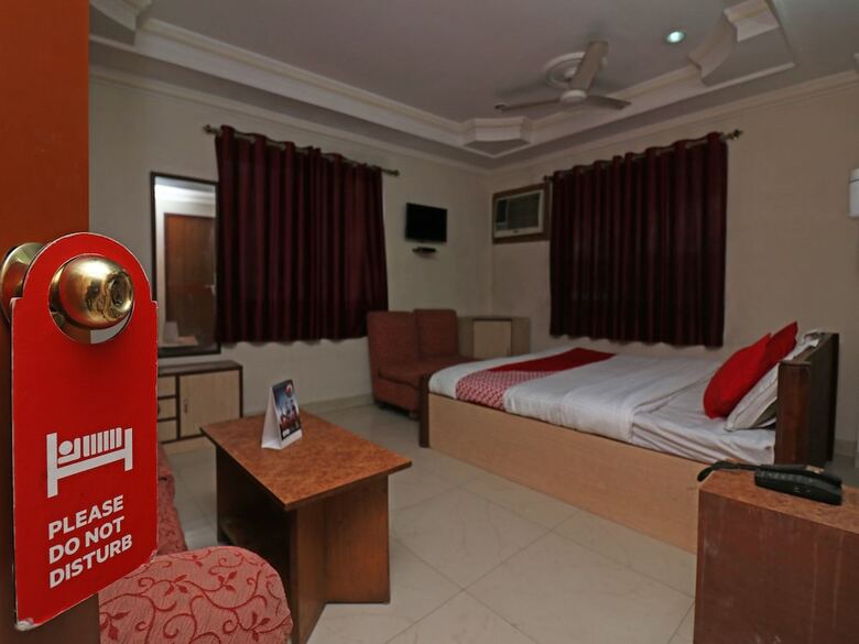 Oyo 28130 Hotel Shiva