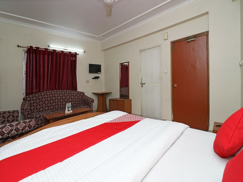 Oyo 28130 Hotel Shiva