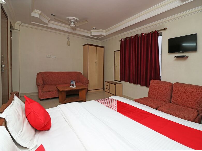 Oyo 28130 Hotel Shiva