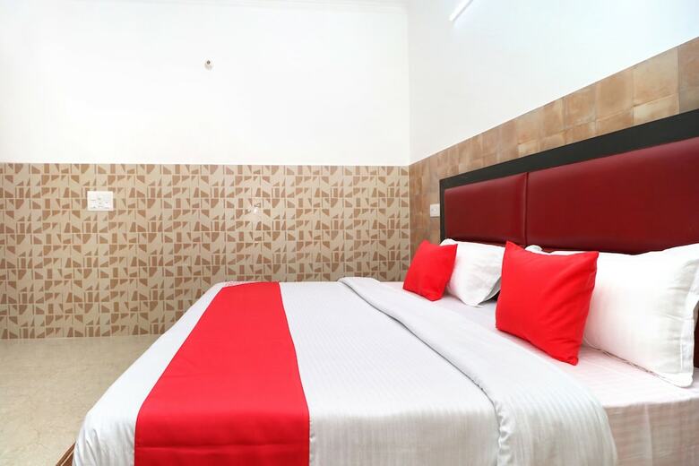 Oyo 33475 Hotel Orient View