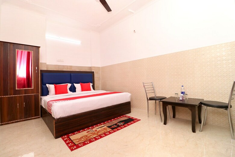 Oyo 33475 Hotel Orient View