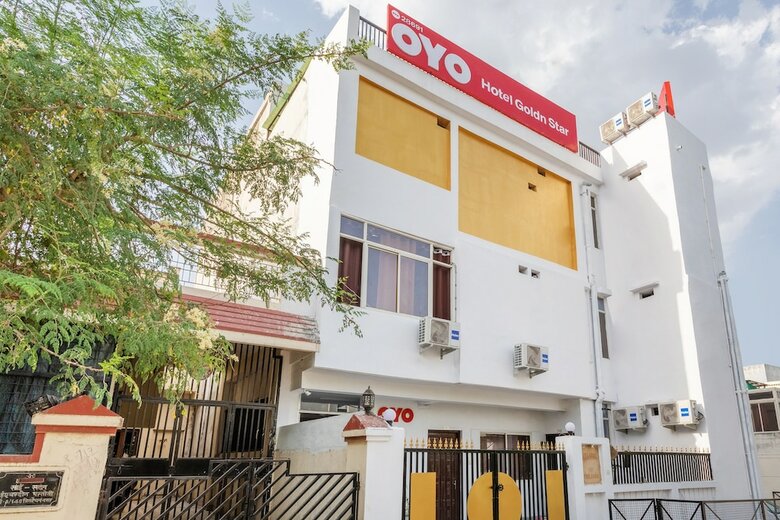 Oyo 28691 Hotel Golden Star
