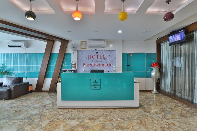 Oyo 45095 Hotel The Grand Parshwanath