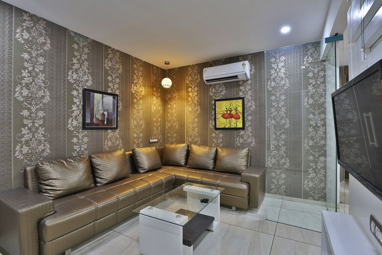 Oyo 45095 Hotel The Grand Parshwanath