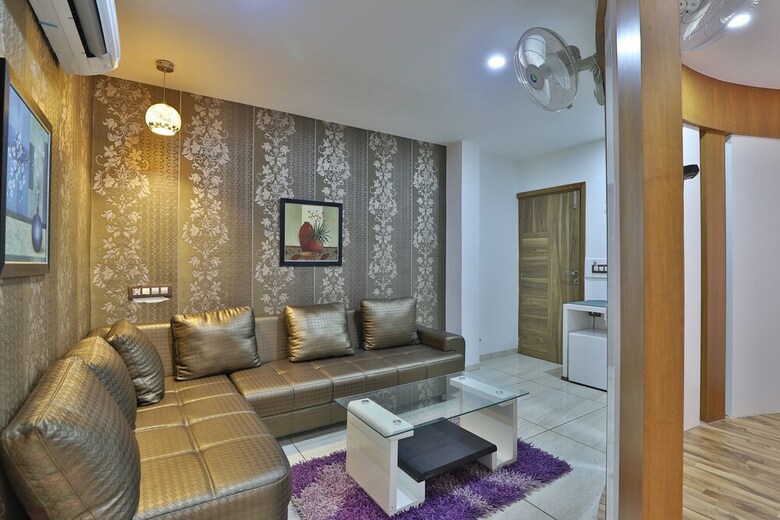 Oyo 45095 Hotel The Grand Parshwanath