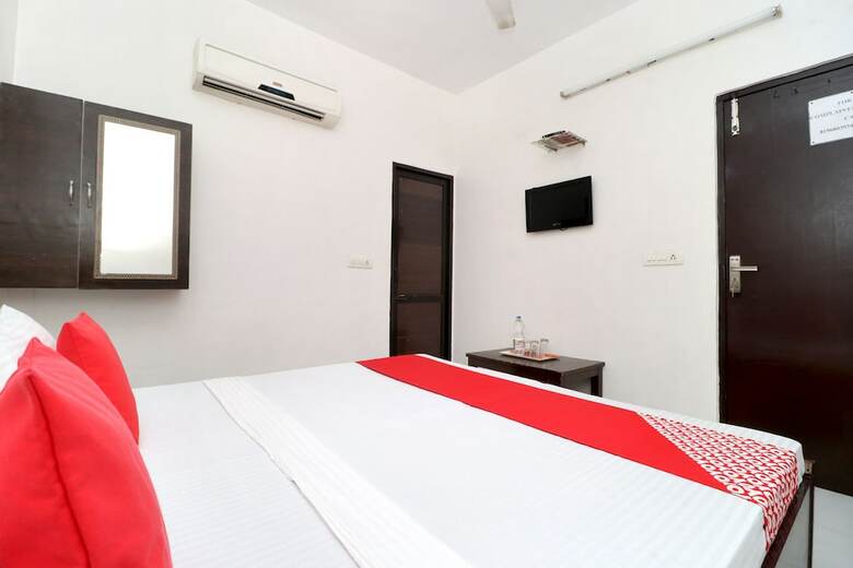 Oyo 27614 Hotel Oscar Inn