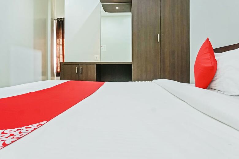 Oyo 33396 Hotel Kartik