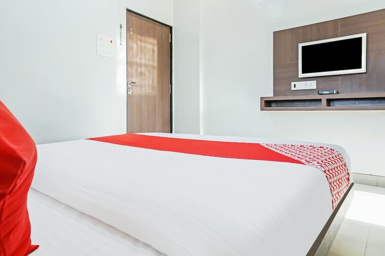 Oyo 33396 Hotel Kartik