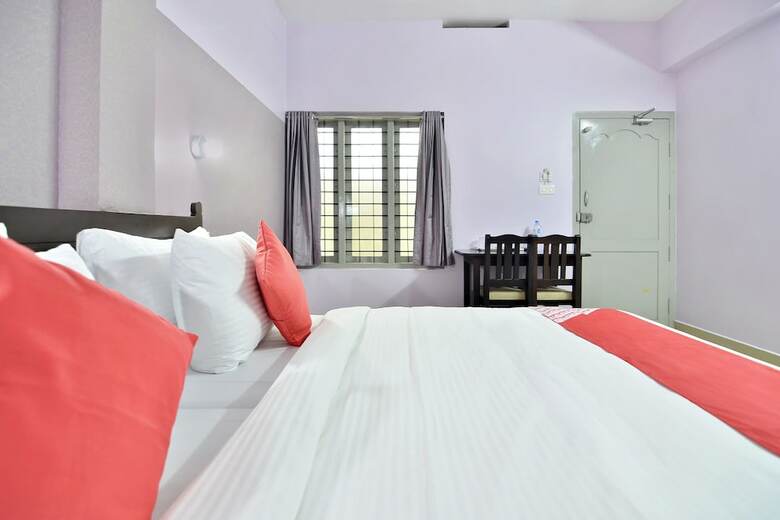 Hotel Oyo 44093 Shanthi Residency