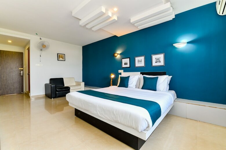 Hotel Silverkey Executive Stays 40794 Empire Plaza