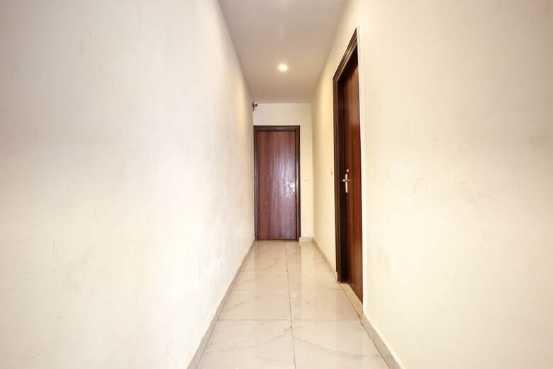 Oyo 42743 Hotel Midway