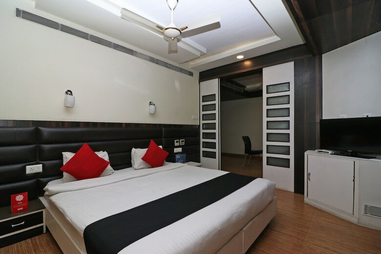 Capital O 1138 Hotel Emerald