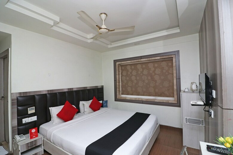 Capital O 1138 Hotel Emerald