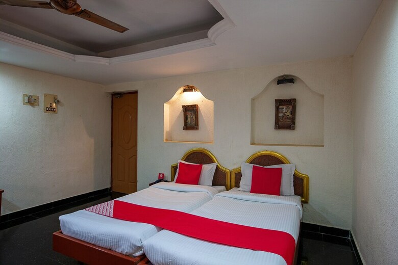 Oyo 24963 Hotel Sudha Inn