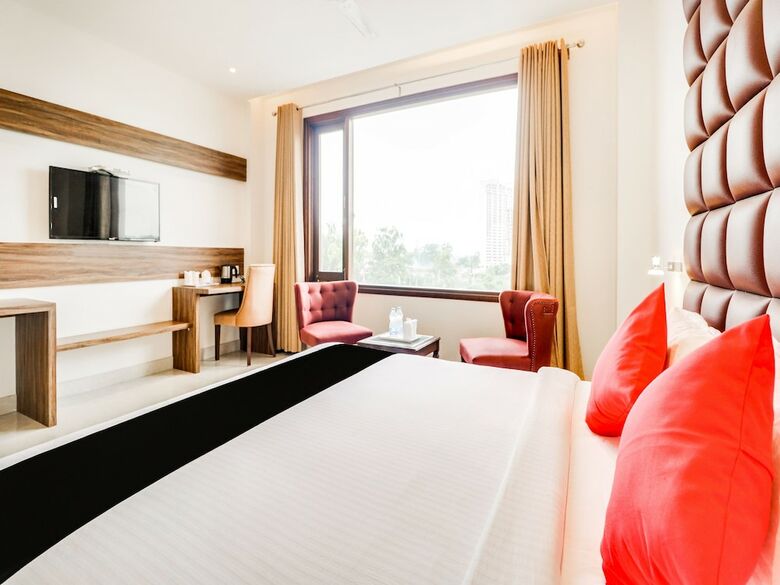 Capital O 44117 Hotel Alphonso