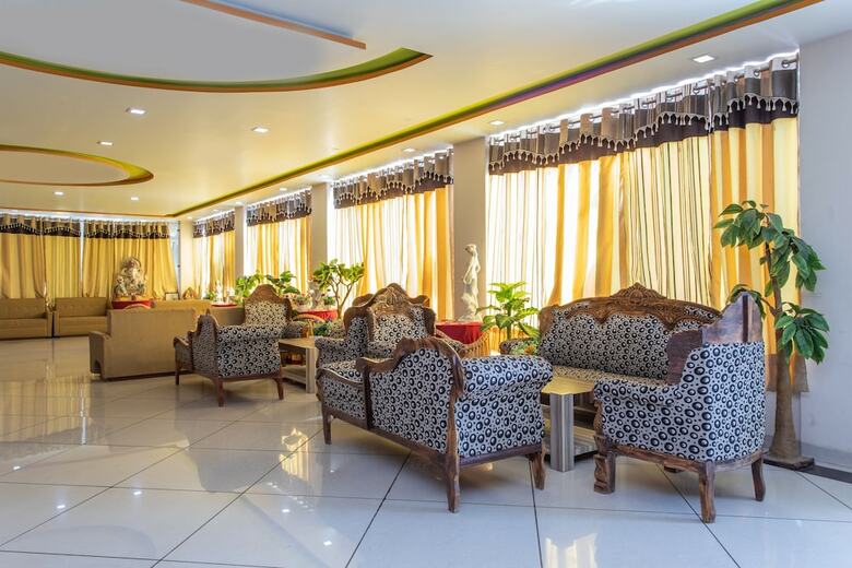Oyo 28591 Hotel Madur Milan Garden