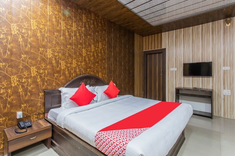 Oyo 28591 Hotel Madur Milan Garden