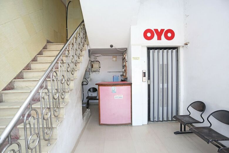 Oyo 28006 Hotel President