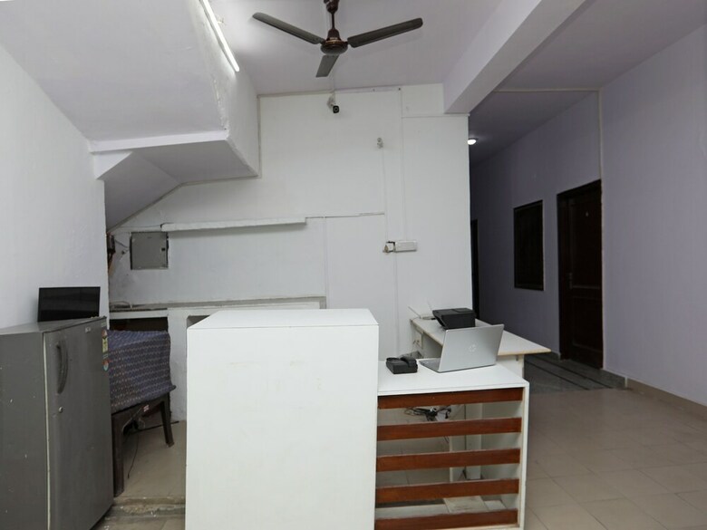 Oyo 36700 Hotel Indians