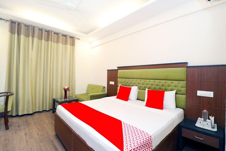Oyo 2716 Hotel Paras