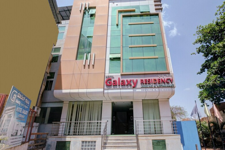 Oyo 28047 Hotel Galaxy Residency