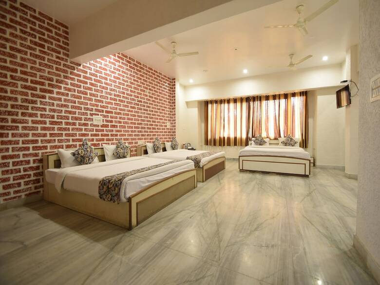 Oyo 30226 Hotel Darshan Palace