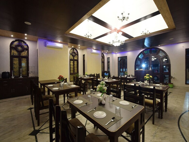 Oyo 30226 Hotel Darshan Palace