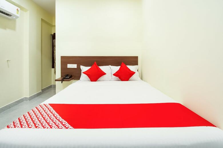 Hotel Oyo 29061 Suryas Grand