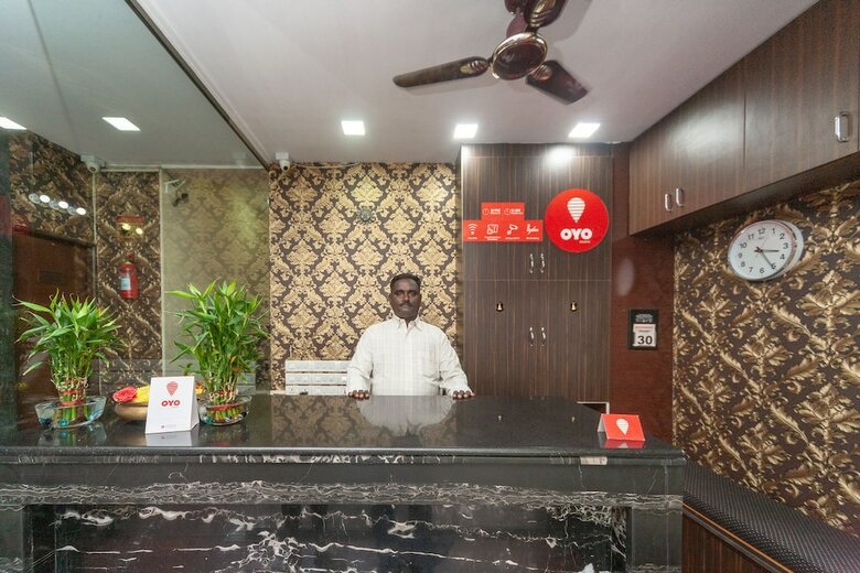 Hotel Oyo 8410 Rajeswari Tower