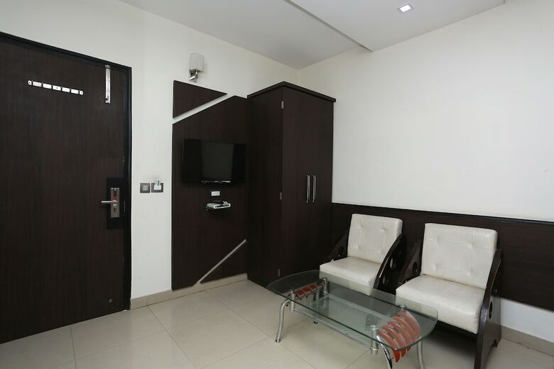 Oyo 29690 Hotel Galaxy