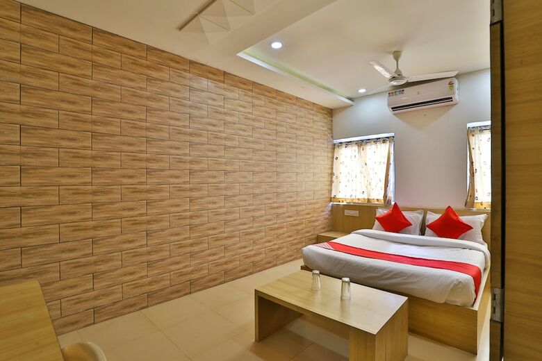 Oyo 35809 Hotel Sheetal