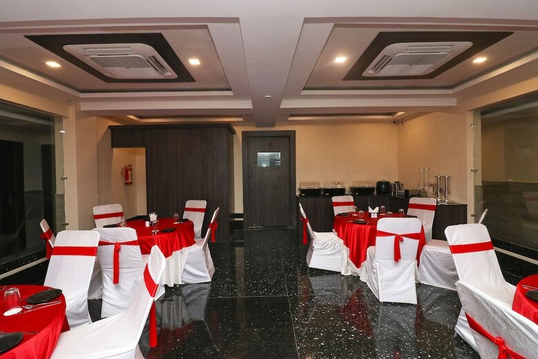 Capital O 27765 Hotel Vip Square