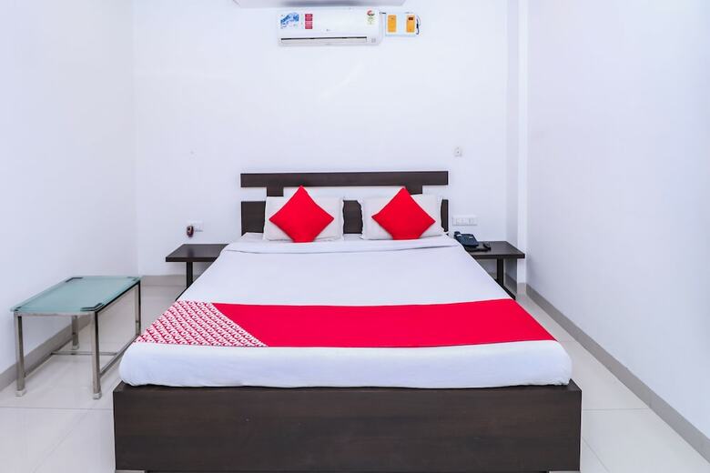 Oyo 26173 Hotel Divine Residency