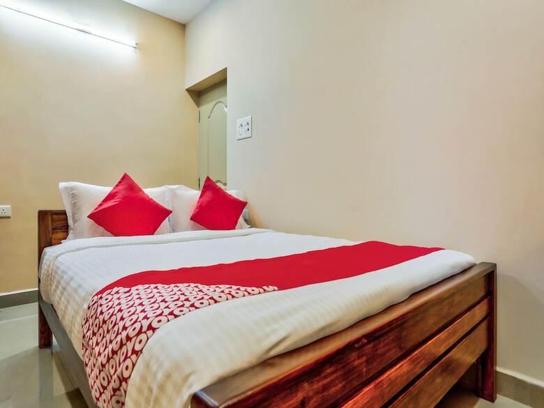 Hotel Oyo 29878 Sri Abirami Inn