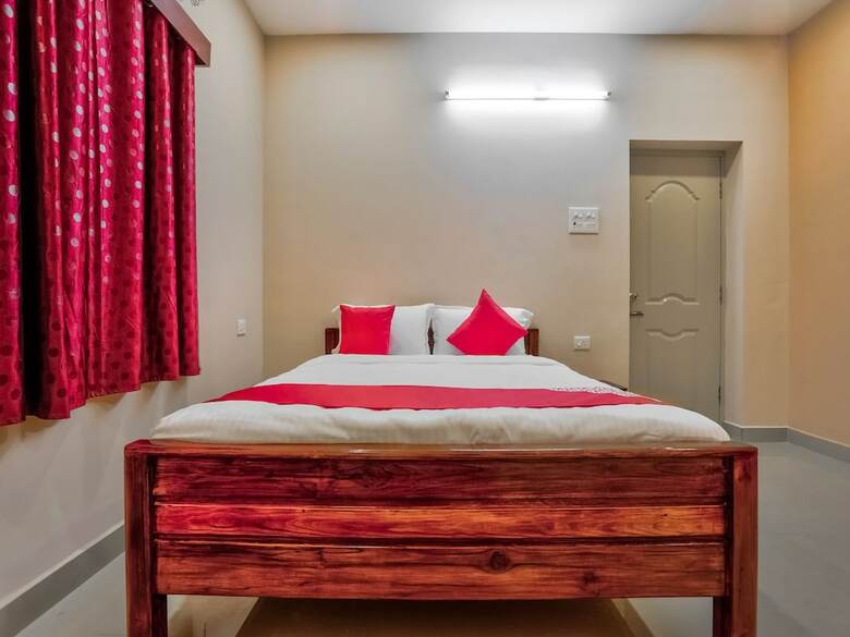 Hotel Oyo 29878 Sri Abirami Inn