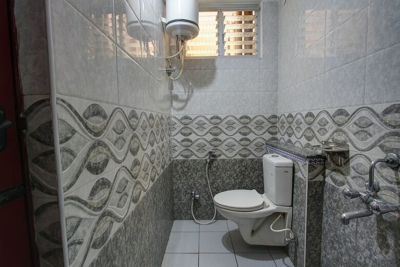 Oyo 28738 Abbirami Hotels
